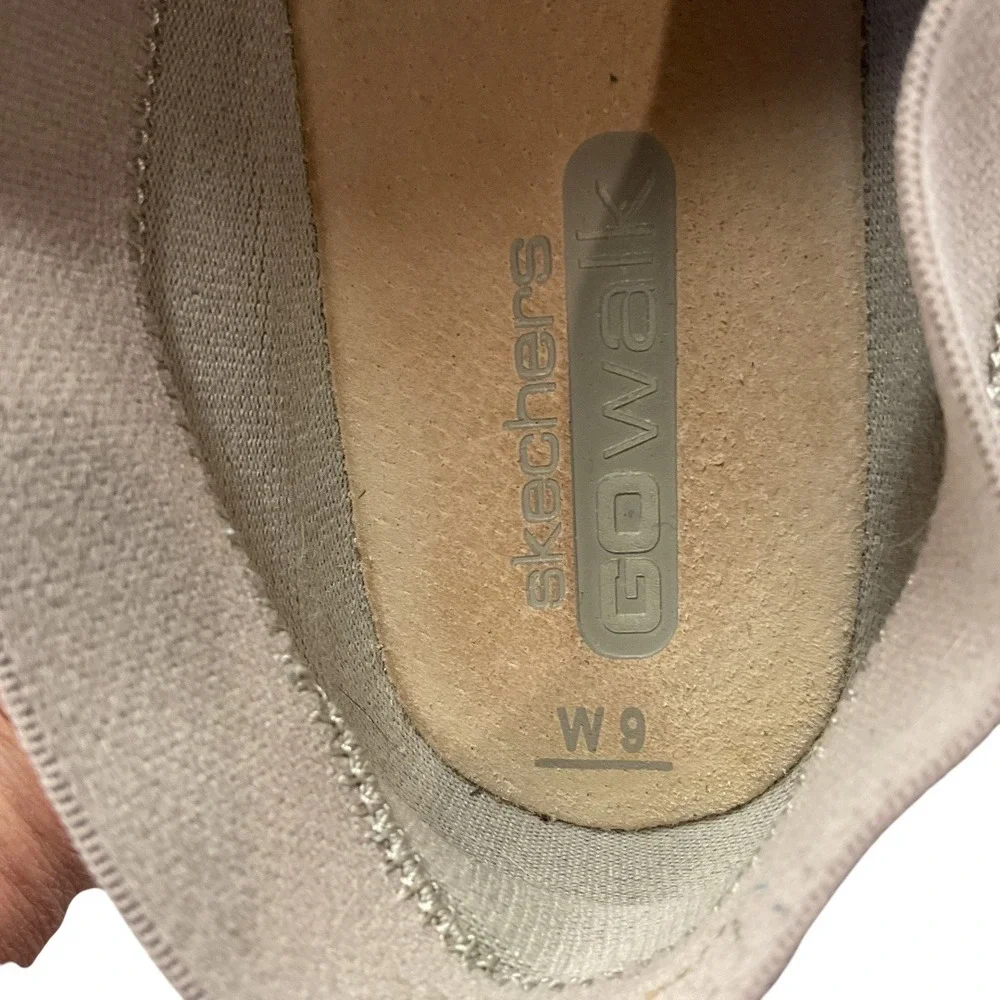 Skechers GOwalk Travel Gracious Joy Size W9 Taupe Slip On‎ Comfort